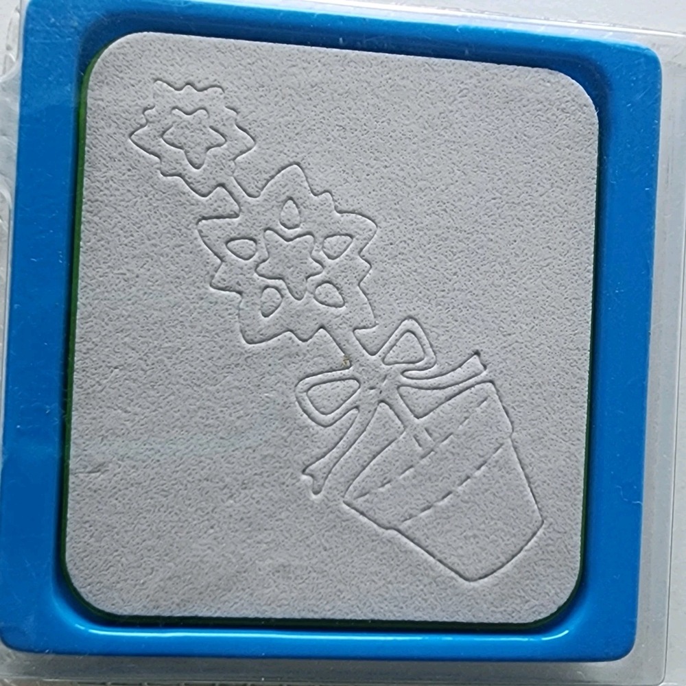 Sizzix Embossing Folders Cuttlebug Disney Cut Emboss Dies Lot Shells Disney Cake - Picture 7 of 12